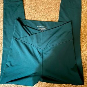 Arie crossover leggings